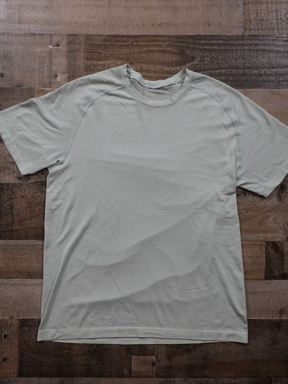 Lululemon Seamless Training Shirt Men’s Medium Sage Green Short Sleeve